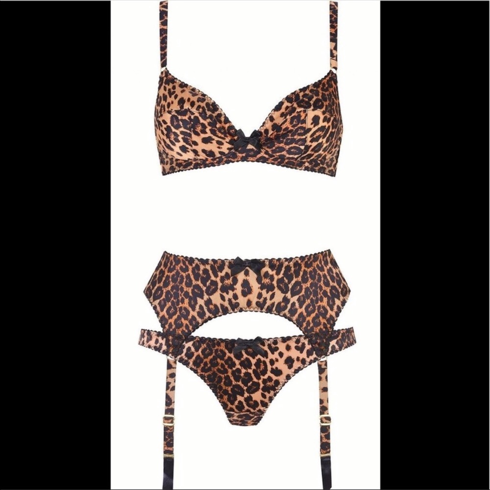 new agent 2 piece provocateur leopard silk set 36c bra and garter belt